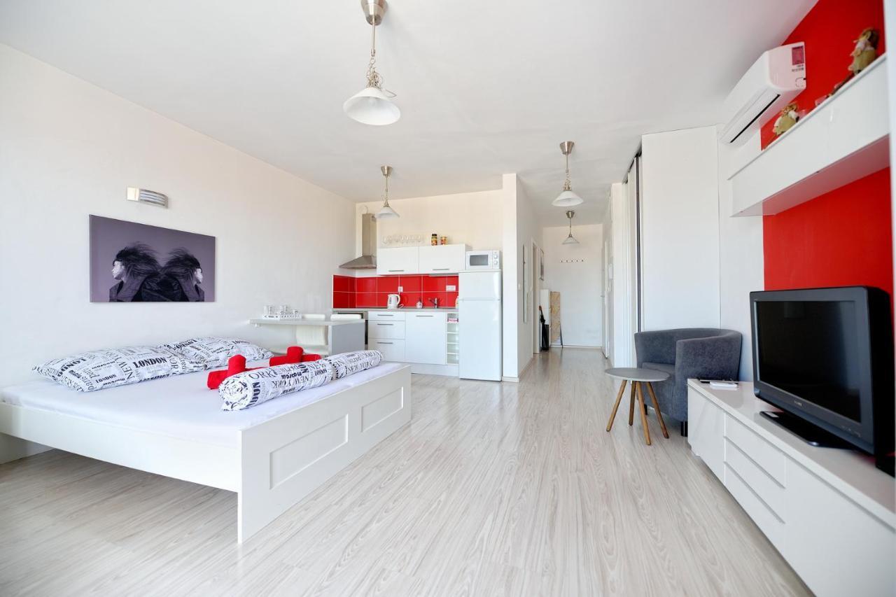 Apartman Centroom Piest'any Exterior foto